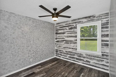 647 52 E Highway, E Portland TN 37148