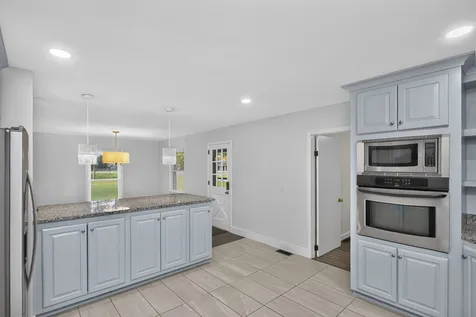 647 52 E Highway, E Portland TN 37148