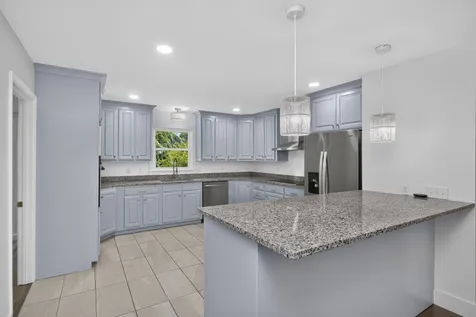 647 52 E Highway, E Portland TN 37148