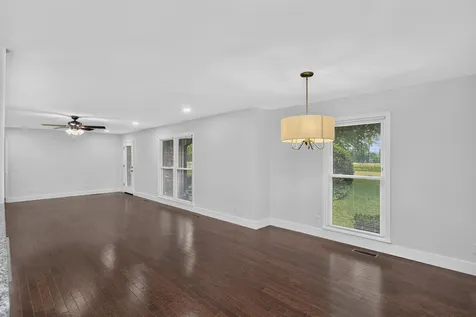 647 52 E Highway, E Portland TN 37148