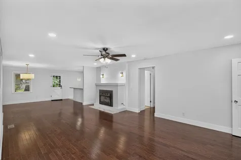 647 52 E Highway, E Portland TN 37148