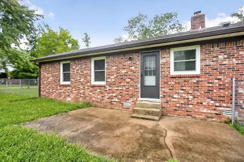 647 52 E Highway, E Portland TN 37148