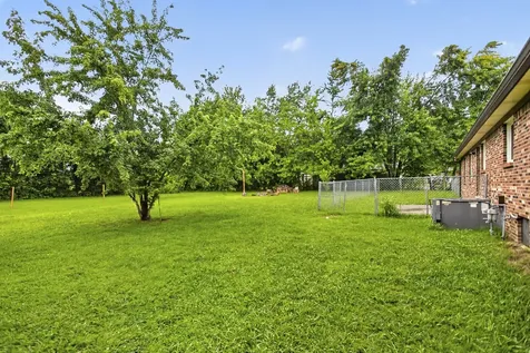 647 52 E Highway, E Portland TN 37148