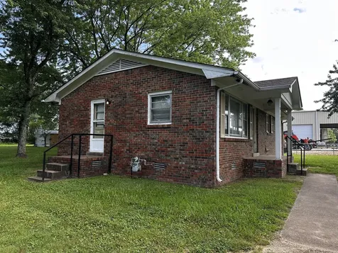 817 Irvin Lane Loretto TN 38469