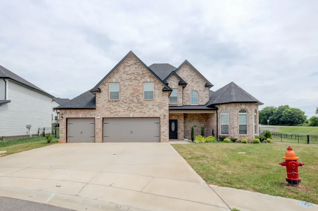 541 Low Country Court Clarksville TN 37042