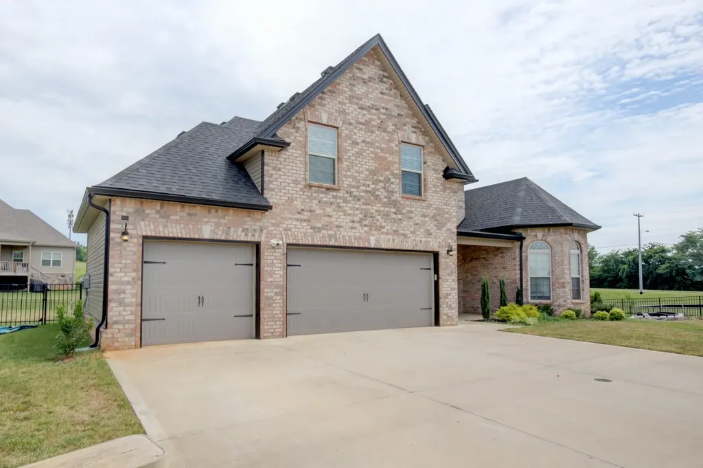 541 Low Country Court Clarksville TN 37042