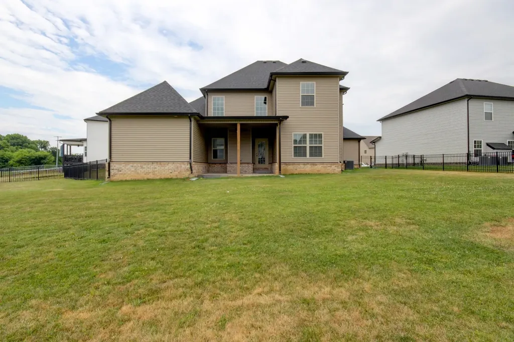 541 Low Country Court Clarksville TN 37042