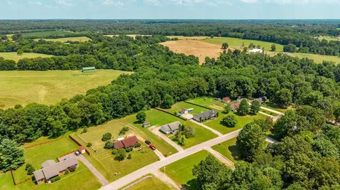 2029 Shawnee Lane Greenbrier TN 37073