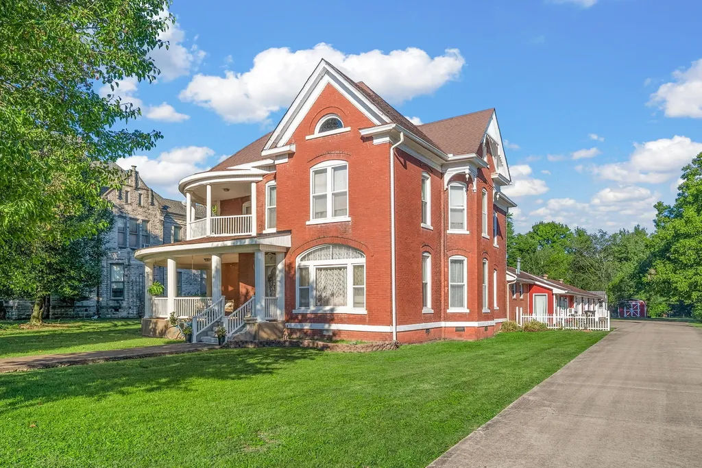 112 E Park Street Guthrie KY 42234