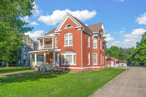 112 E Park Street Guthrie KY 42234