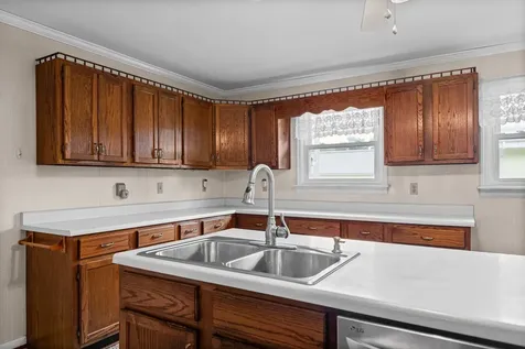 112 E Park Street Guthrie KY 42234