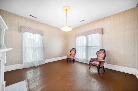 112 E Park Street Guthrie KY 42234