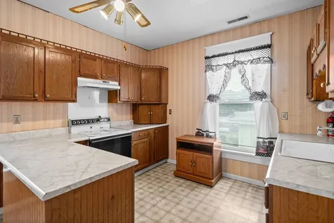 112 E Park Street Guthrie KY 42234