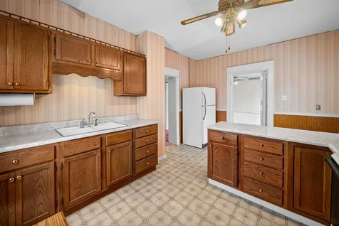 112 E Park Street Guthrie KY 42234