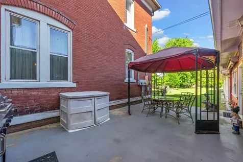 112 E Park Street Guthrie KY 42234