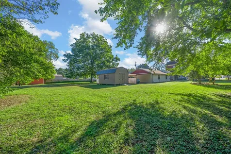 112 E Park Street Guthrie KY 42234