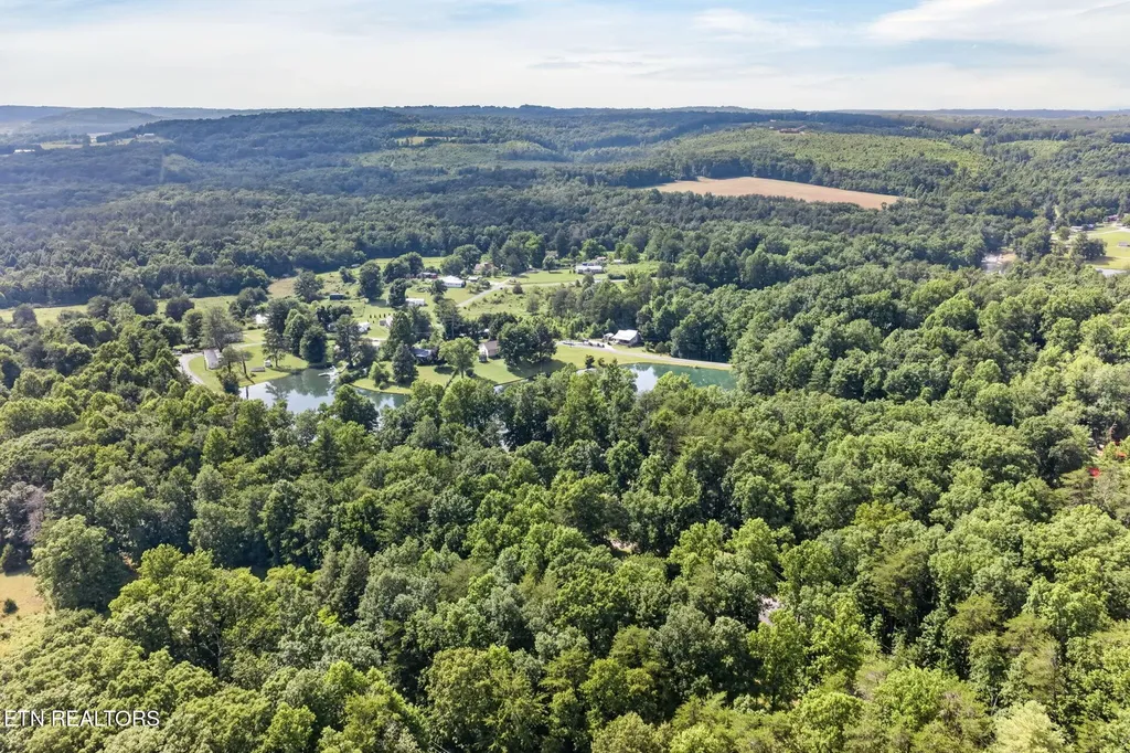 207 David Crockett Road Crossville TN 38572