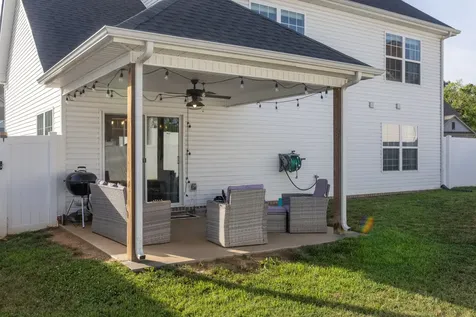 1736 Heritage Drive Clarksville TN 37043