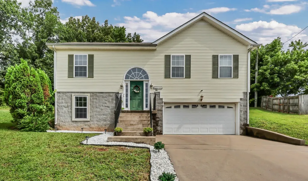 1116 Gunpoint Drive Clarksville TN 37042