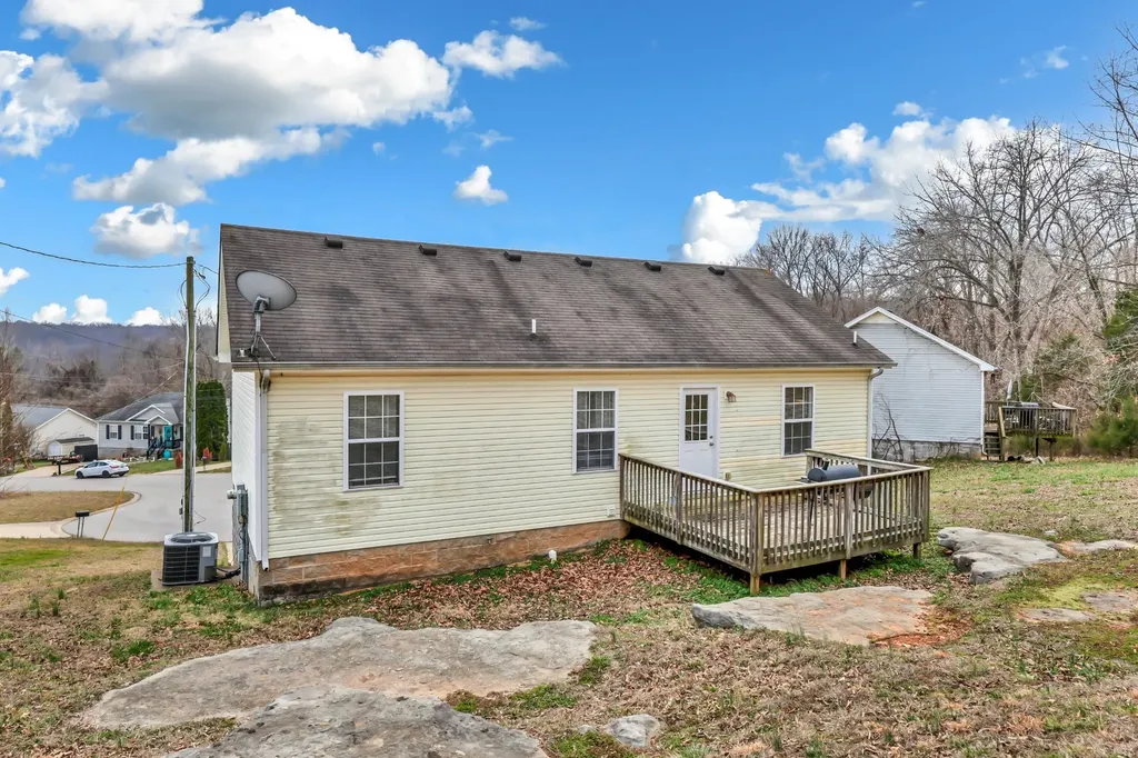 1116 Gunpoint Drive Clarksville TN 37042