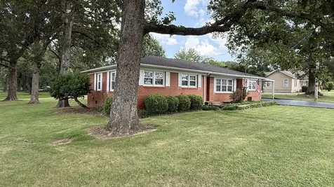 1102 W Lincoln Street Tullahoma TN 37388