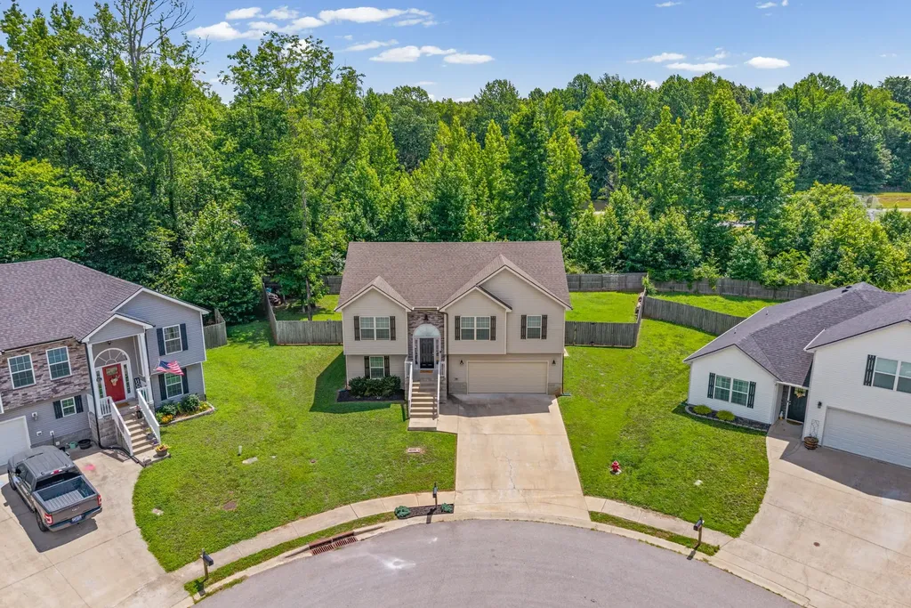 1672 Putnum Drive Clarksville TN 37042