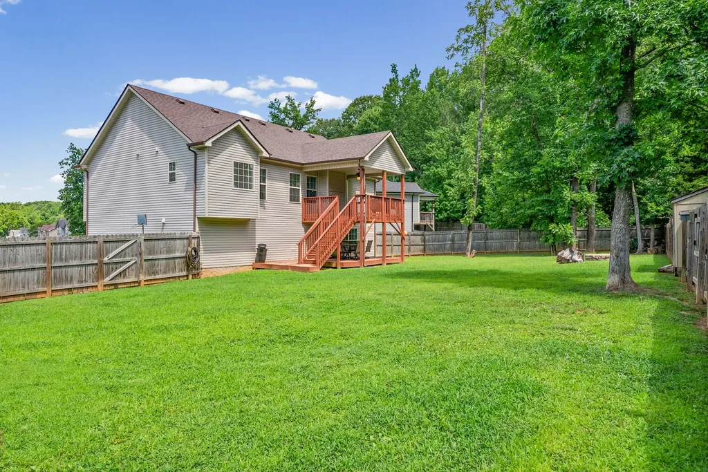 1672 Putnum Drive Clarksville TN 37042