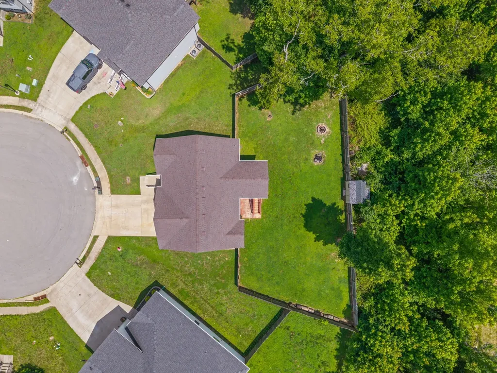 1672 Putnum Drive Clarksville TN 37042