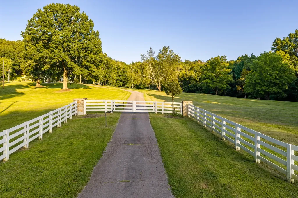 3353 Foster Chapel Road Columbia TN 38401