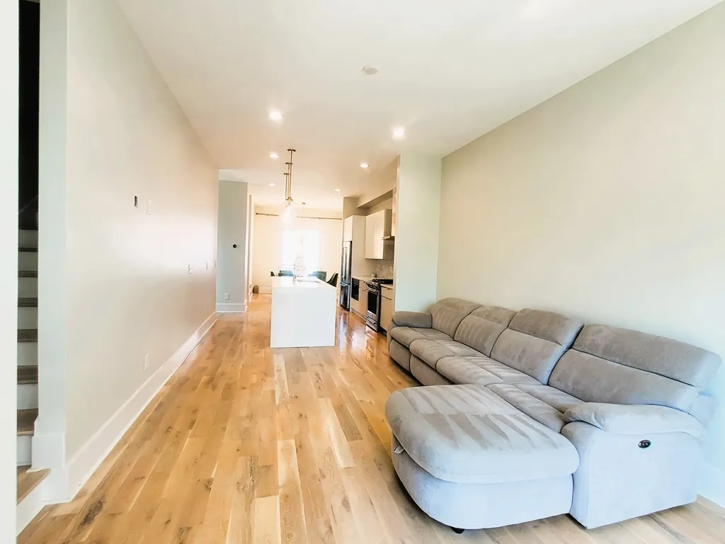 1213 10th Ave, N Nashville TN 37208