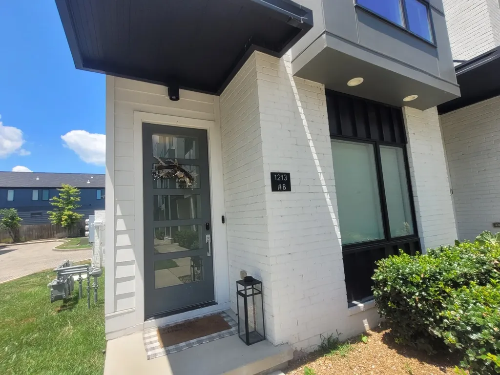 1213 10th Ave, N Nashville TN 37208