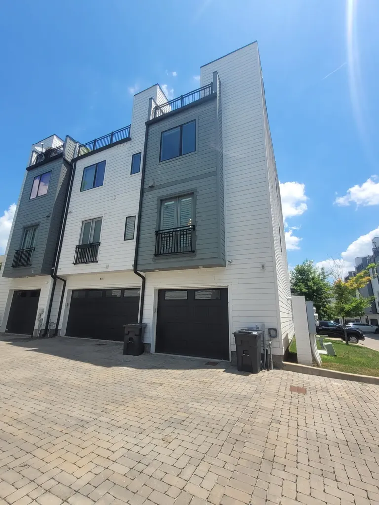1213 10th Ave, N Nashville TN 37208