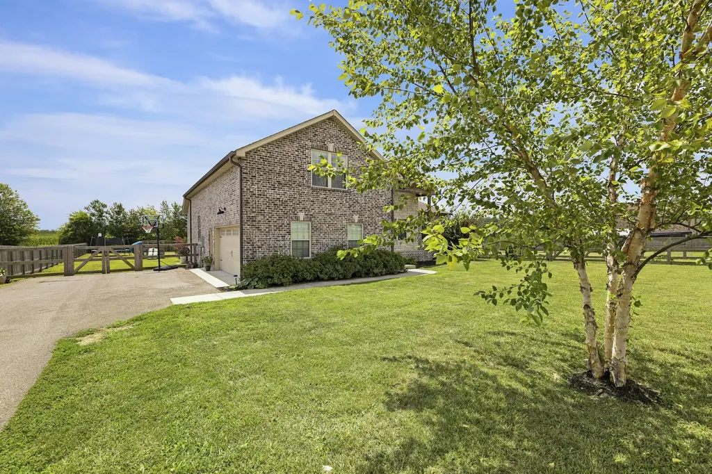 639 Jackson Road Portland TN 37148