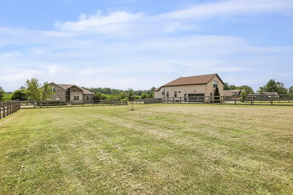 639 Jackson Road Portland TN 37148