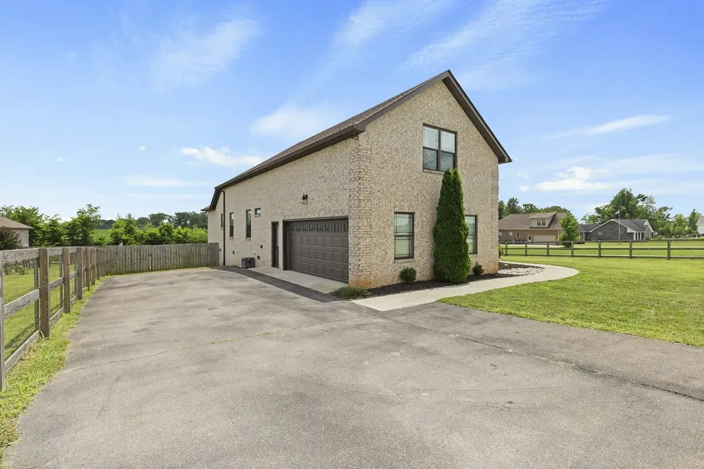 645 Jackson Road Portland TN 37148