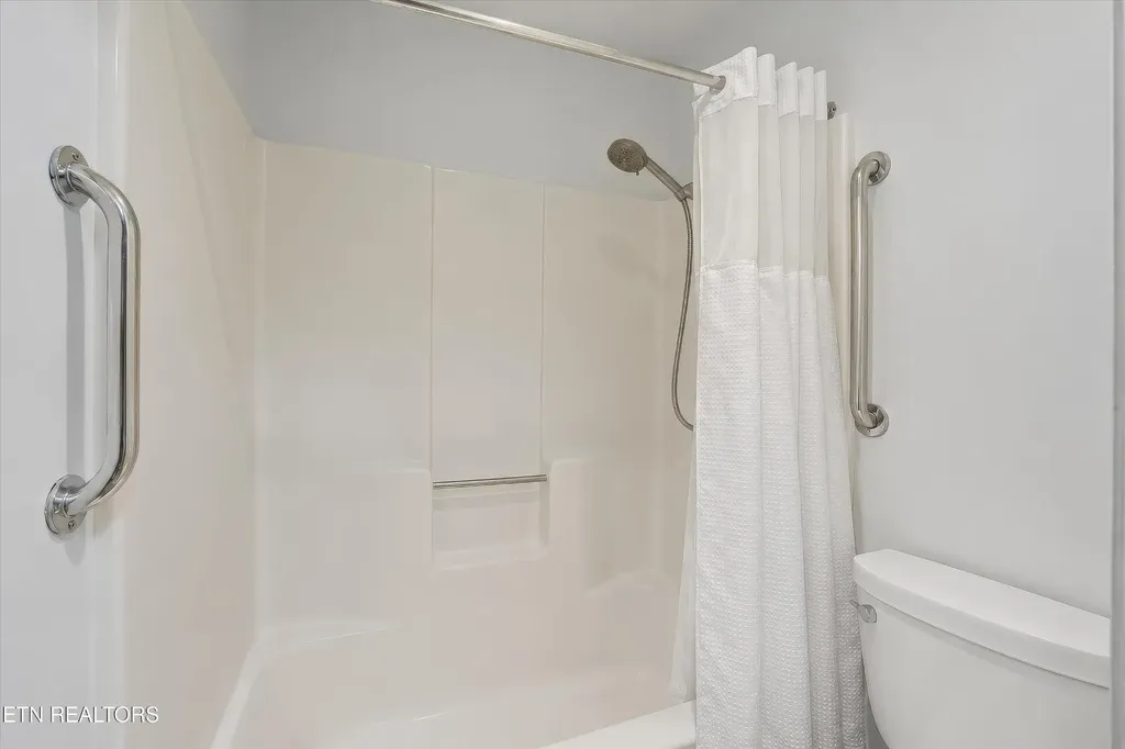 10464 Laura Lee Lane Knoxville TN 37922