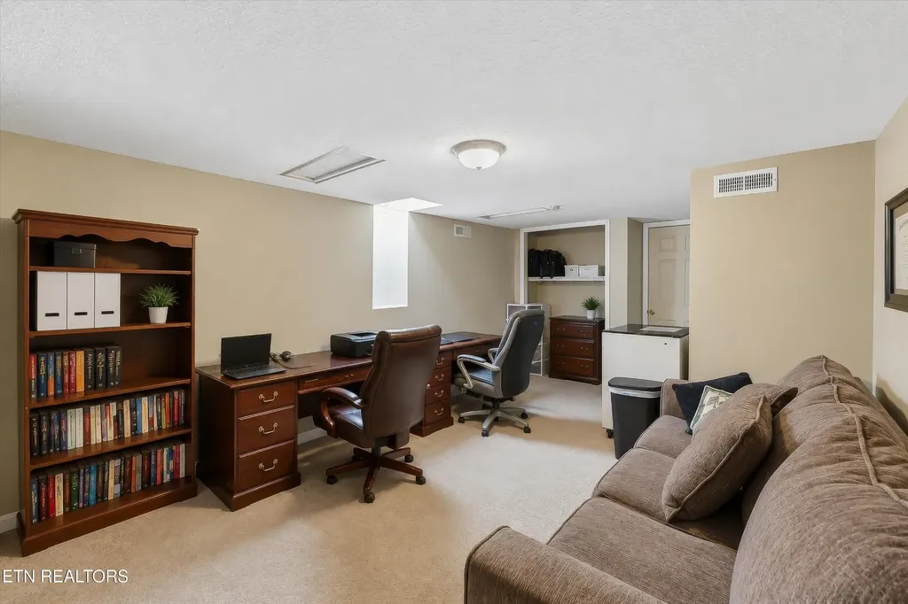 10464 Laura Lee Lane Knoxville TN 37922