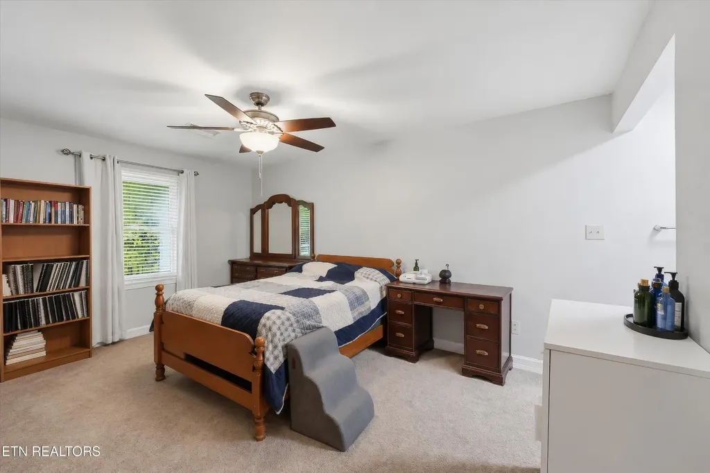 10464 Laura Lee Lane Knoxville TN 37922