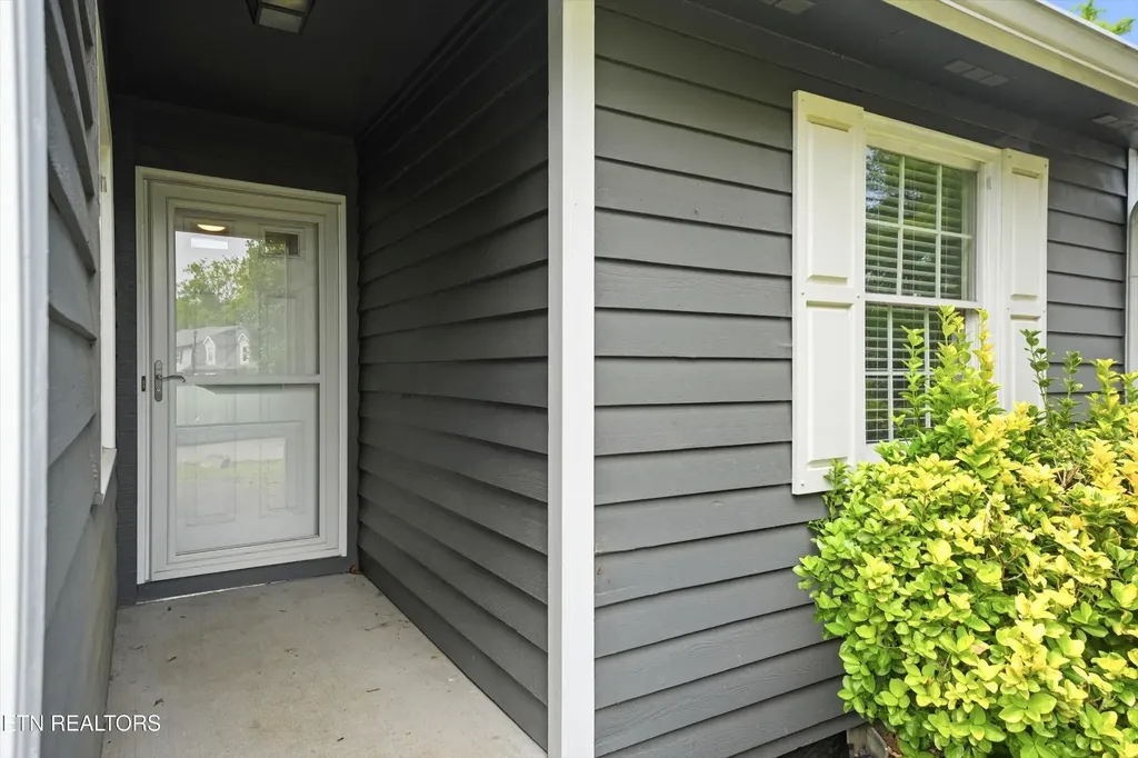 10464 Laura Lee Lane Knoxville TN 37922