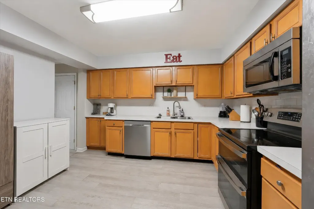 10464 Laura Lee Lane Knoxville TN 37922