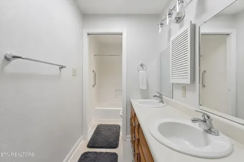 10464 Laura Lee Lane Knoxville TN 37922