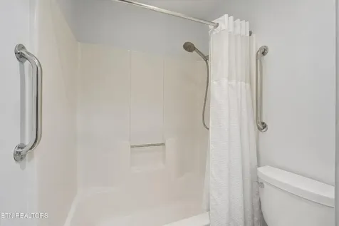 10464 Laura Lee Lane Knoxville TN 37922