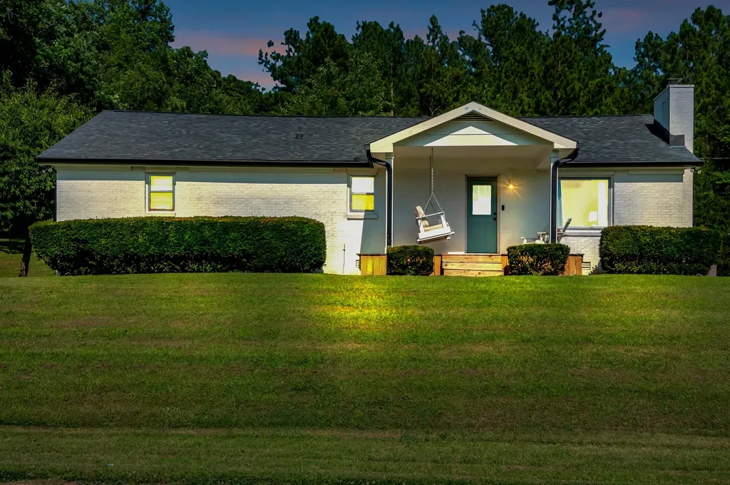 425 E Piney Road Dickson TN 37055
