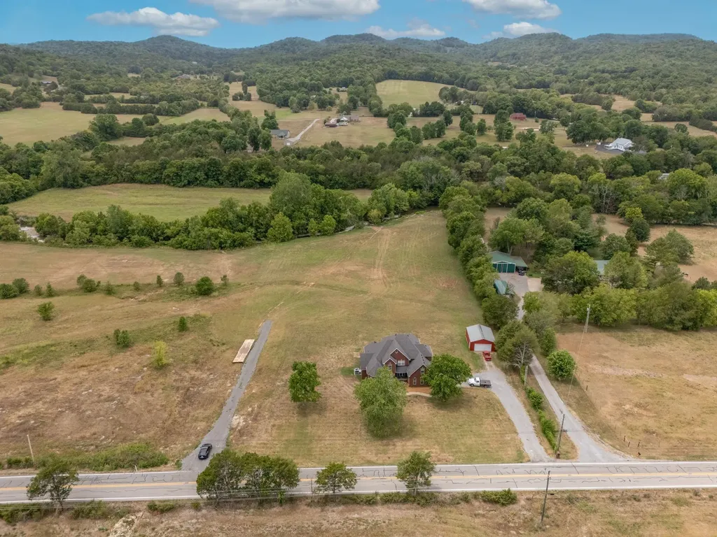 3460 Bradyville Road Readyville TN 37149