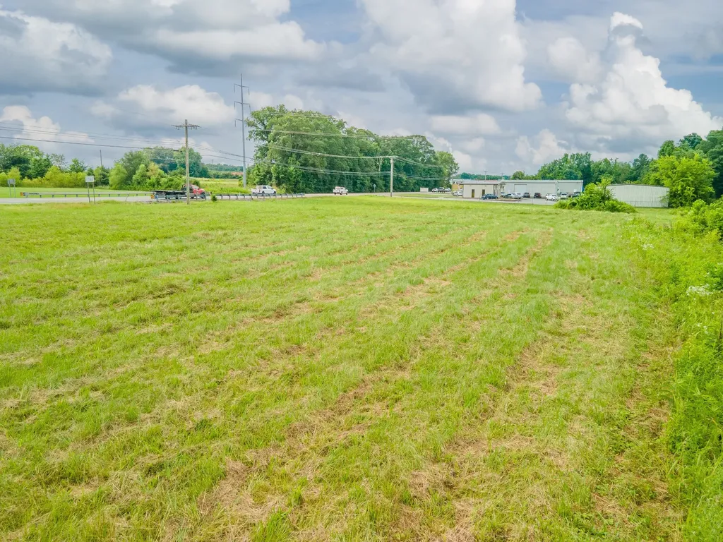 2855 Huntsville Highway Fayetteville TN 37334