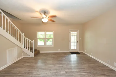 1290 Louisville Highway Goodlettsville TN 37072