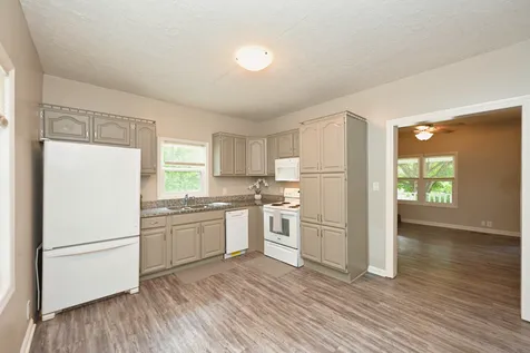 1290 Louisville Highway Goodlettsville TN 37072