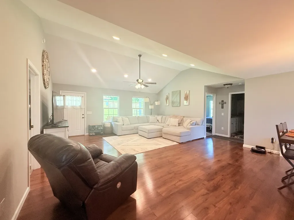 649 Old Harrison Ferry Road Mcminnville TN 37110