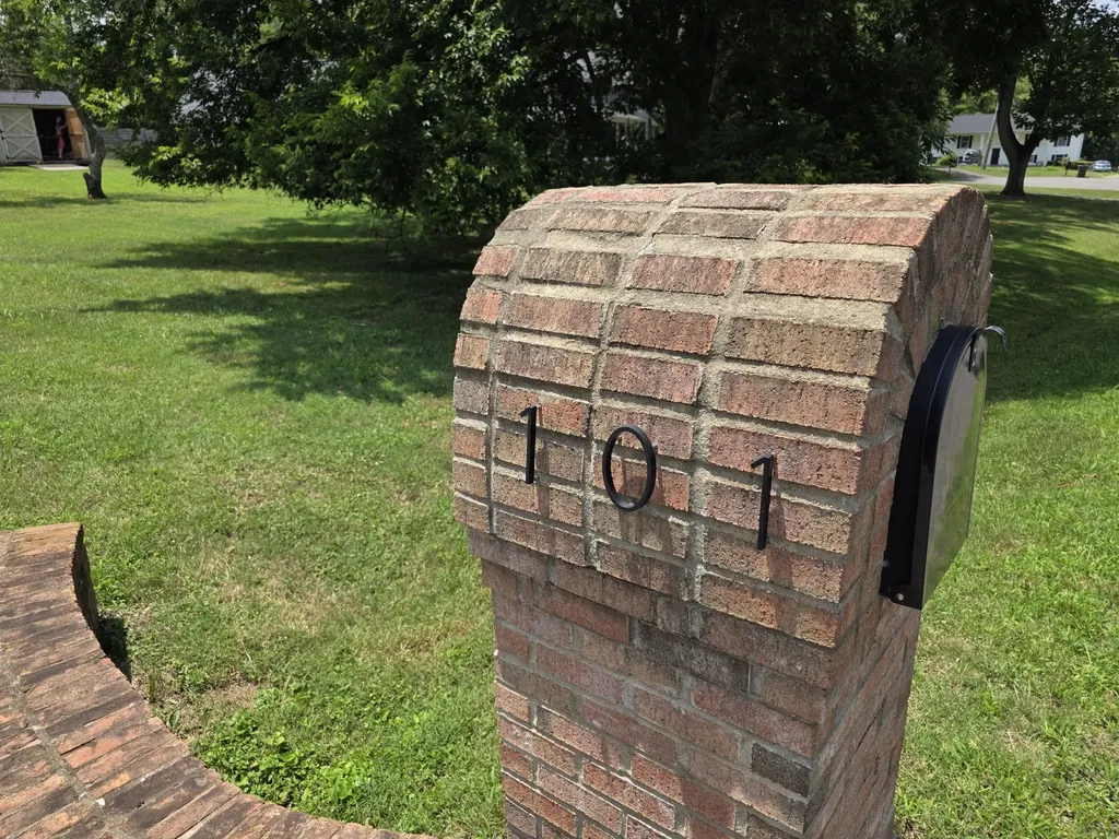 101 Shady Cove Old Hickory TN 37138
