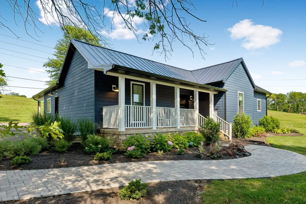 787 Theta Pike Columbia TN 38401